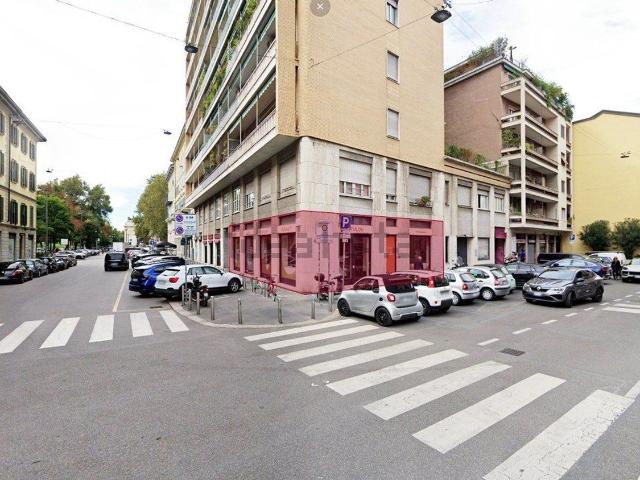 Locale in affitto di 257 m² in Via Cesare Cesariano, 10