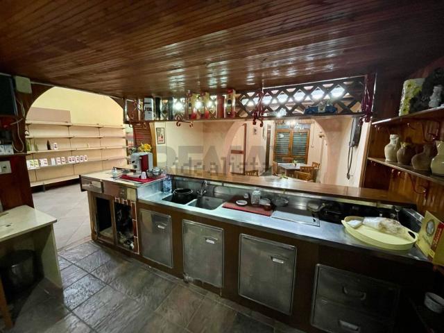 Locale in affitto di 258 m² in Via Giannone, 20