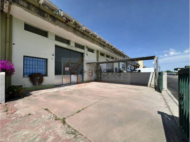 Locale in affitto di 258 m² in Strada 5