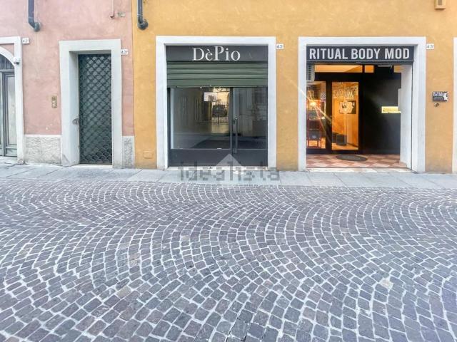 Locale in affitto di 25 m² in Via Trieste, 43