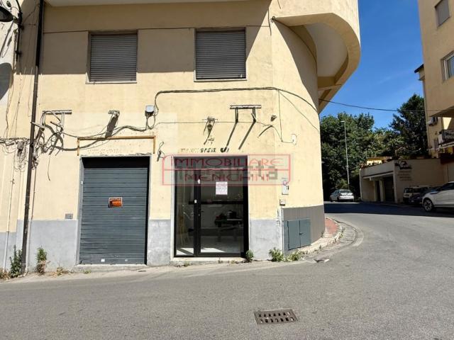 Locale in affitto di 25 m² in Via Aldo Moro