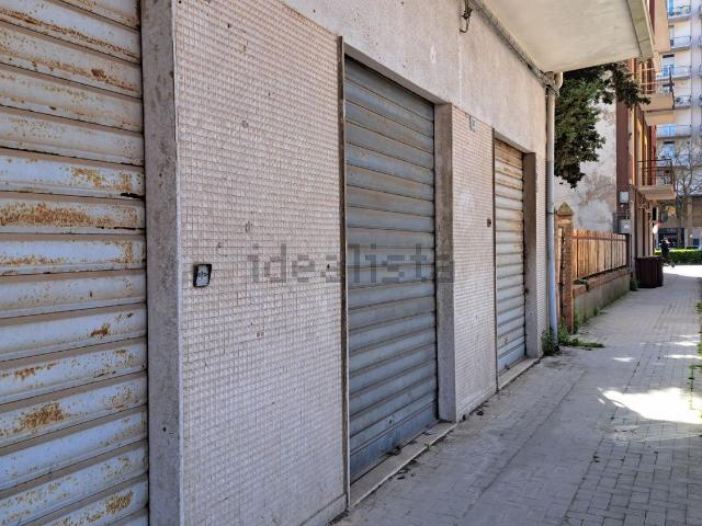 Locale in affitto di 25 m² in Via Alessandro Manzoni