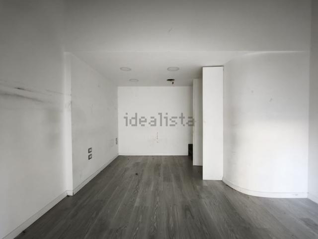 Locale in affitto di 25 m² in Via Bruno Falcomatà, 8