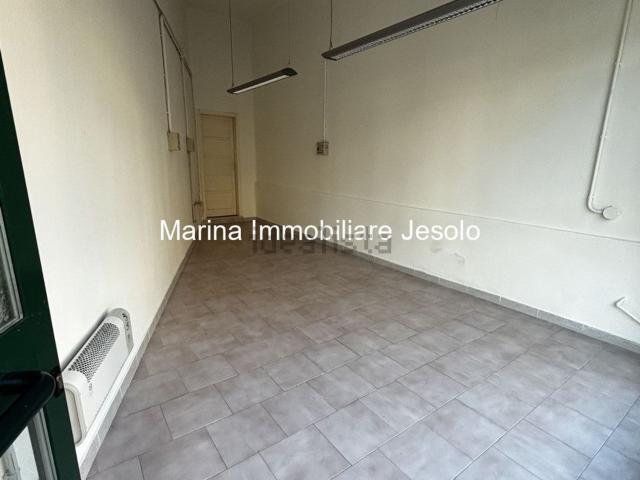 Locale in affitto di 25 m² in Via Gaetano Costantini