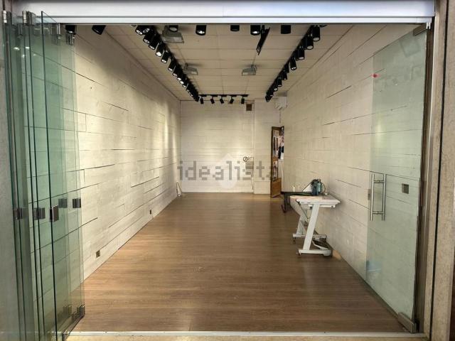 Locale in affitto di 25 m² in Viale Amerigo Vespucci, 87