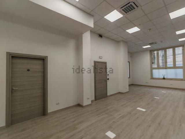Locale in affitto di 260 m² in Via Canne