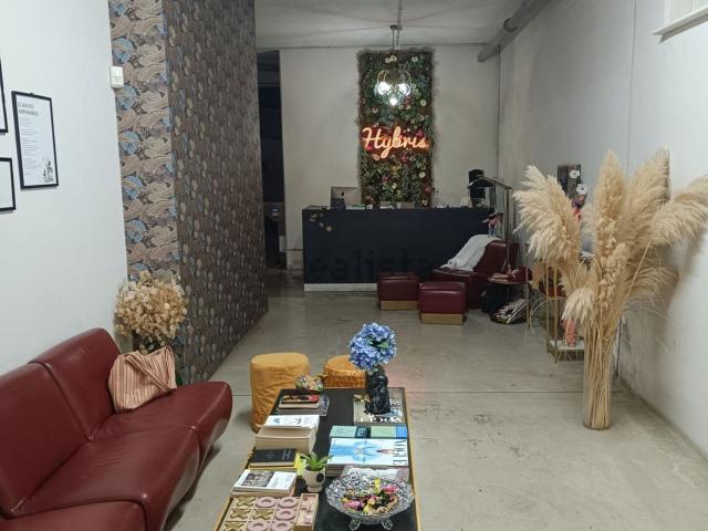 Locale in affitto di 260 m² in Via Alessandro Volta