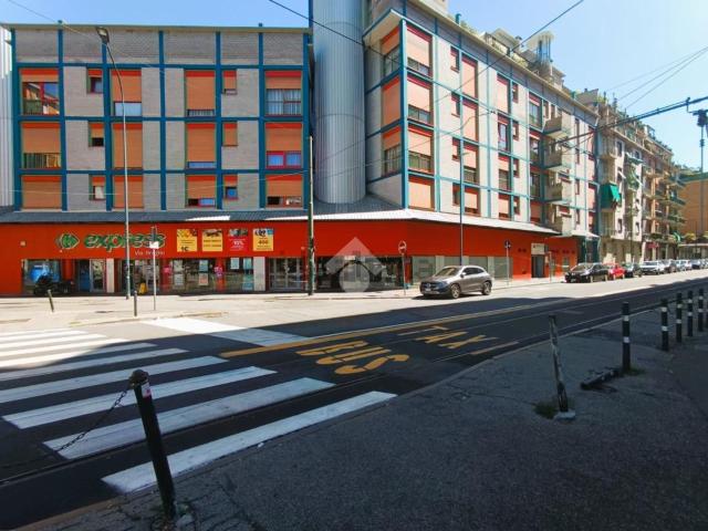 Locale in affitto di 260 m² in Via Breglio, 65