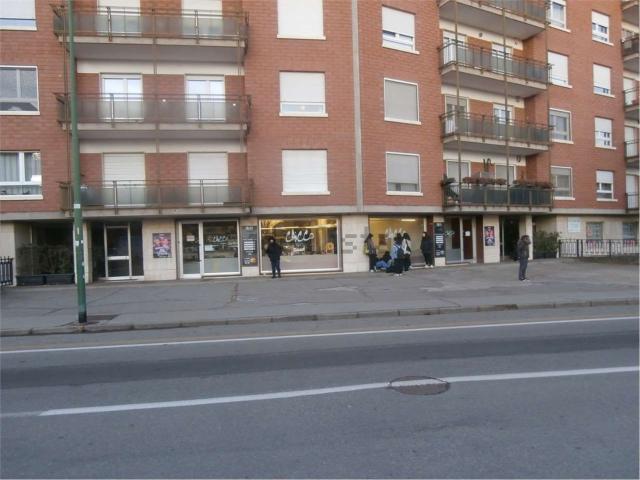 Locale in affitto di 260 m² in Via dei Rochis, 11