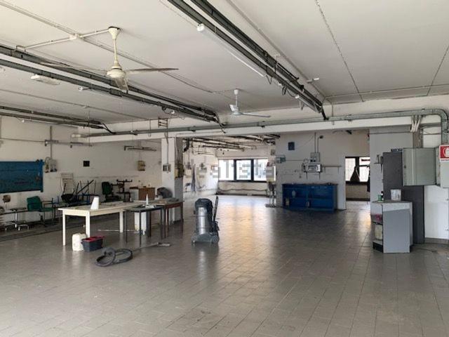 Locale in affitto di 260 m² in Via Piero Calamandrei