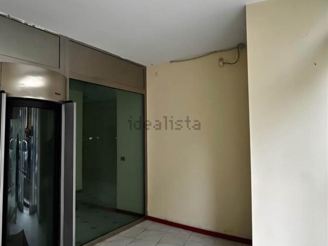 Locale in affitto di 260 m² in Via Roma