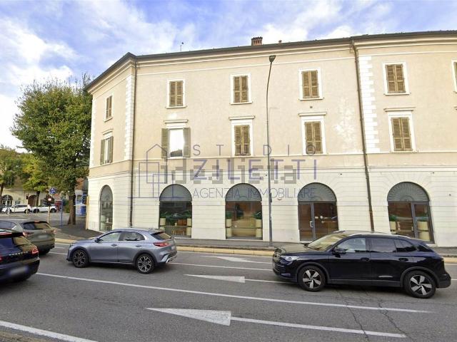 Locale in affitto di 260 m² in Viale Venezia, 2
