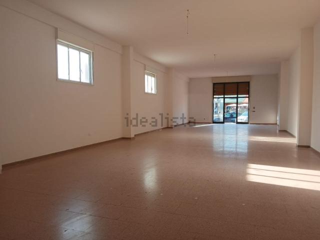 Locale in affitto di 260 m² in Viale Leonardo Sciascia, 182