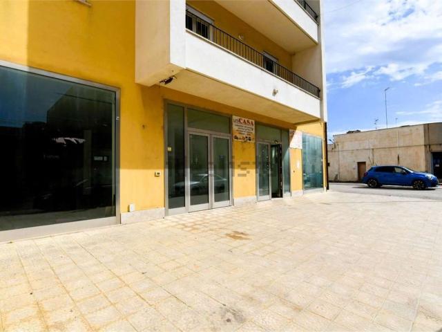 Locale in affitto di 261 m²