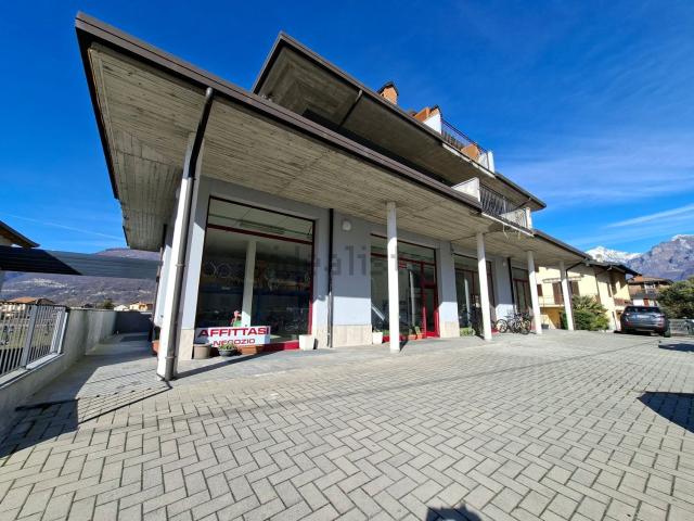 Locale in affitto di 266 m² in Via Spluga, 6