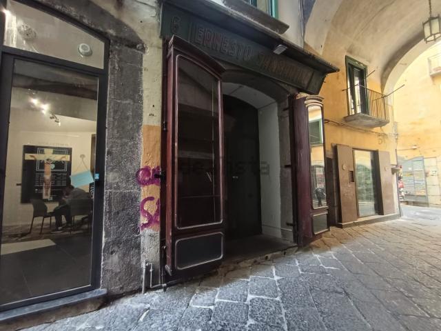Locale in affitto di 26 m² in Via Giovanni da Procida, 6