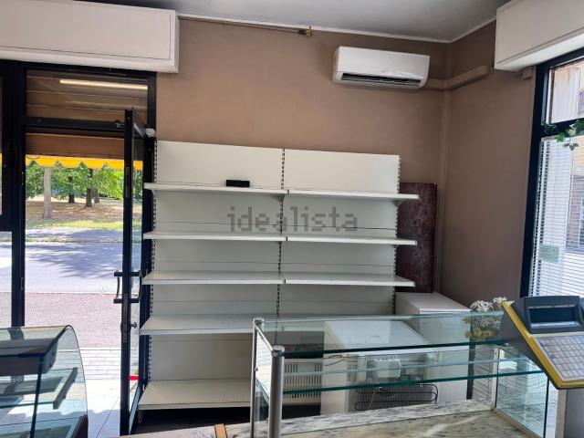 Locale in affitto di 26 m² in Via Panfilo Sassi