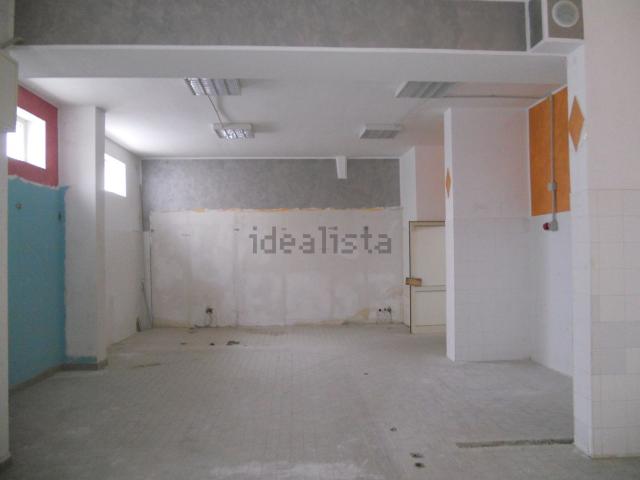 Locale in affitto di 270 m² in Via Ugo la Malfa, 17