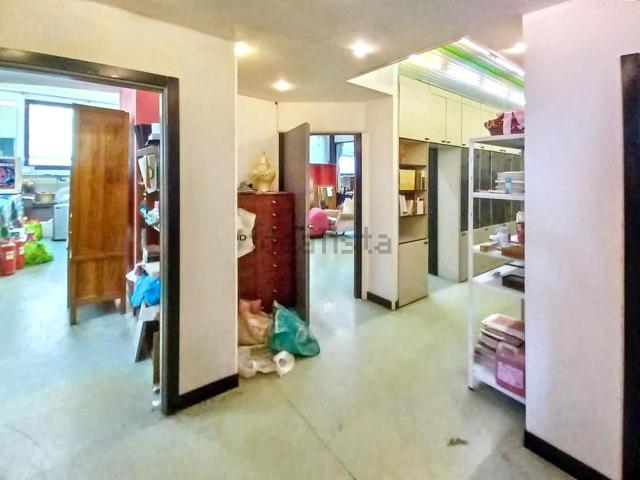 Locale in affitto di 270 m² in Viale Francesco Crispi, 36