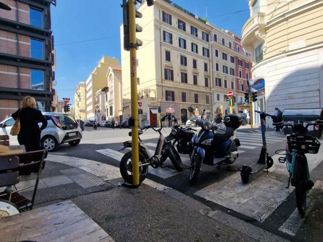 Locale in affitto di 270 m² in Piazza Fiume