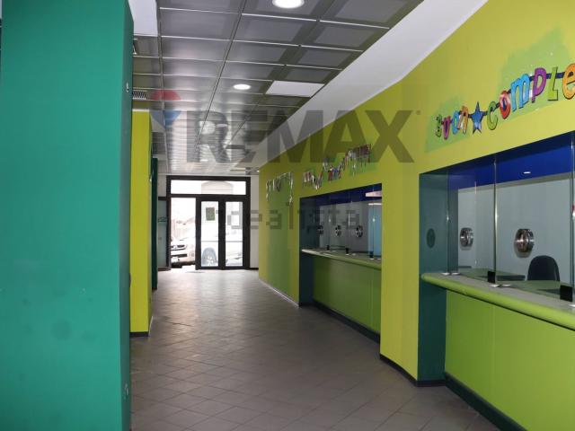 Locale in affitto di 272 m²