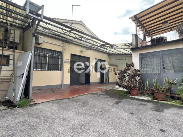 Locale in affitto di 273 m² in Via del Lazzeretto, 27