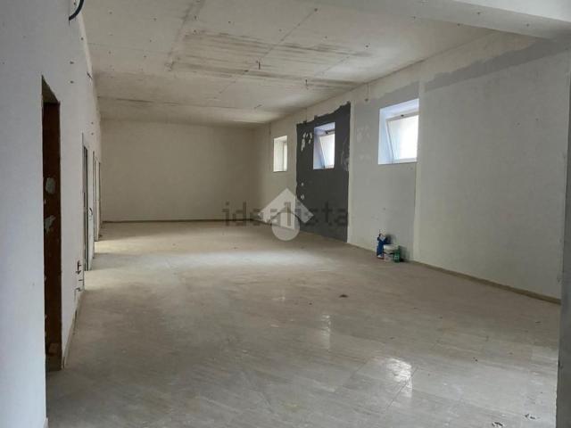 Locale in affitto di 274 m² in Via Varrone, 19