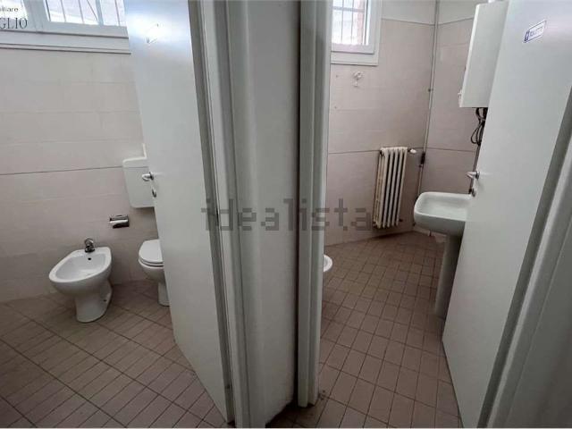 Locale in affitto di 275 m²