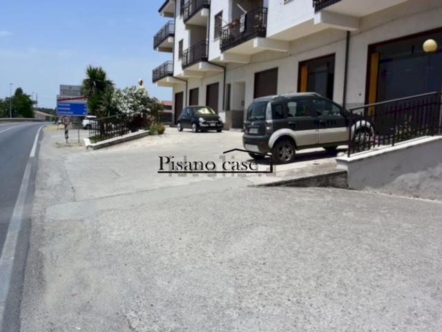 Locale in affitto di 275 m² in Contrada Pantano Martucci