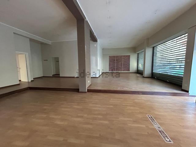 Locale in affitto di 277 m² in Via Generale Giuseppe Arimondi, 99