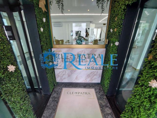 Locale in affitto di 280 m²