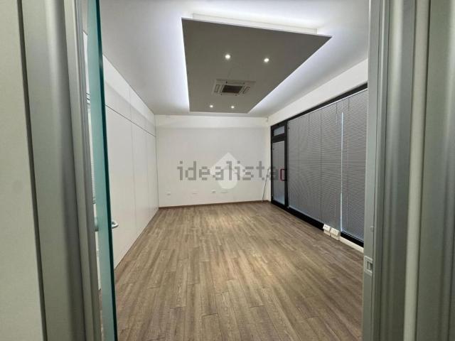 Locale in affitto di 280 m²