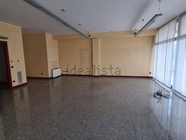 Locale in affitto di 280 m²
