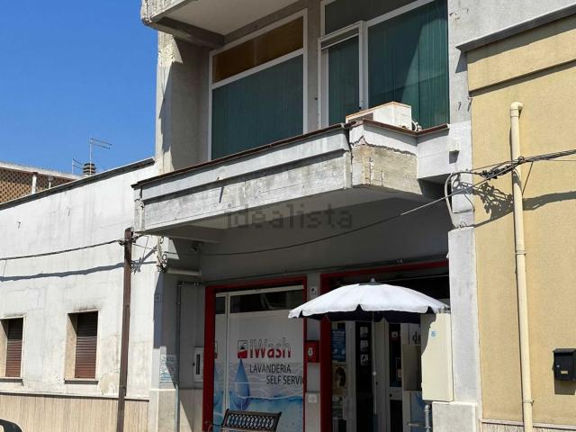 Locale in affitto di 280 m² in Via Carlo Poerio, 180