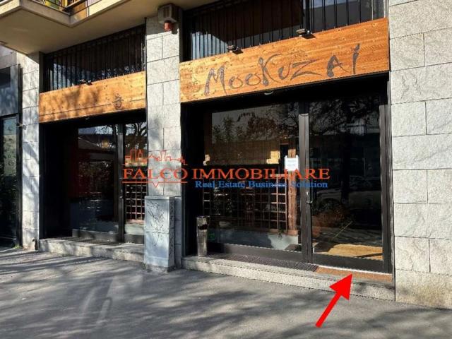 Locale in affitto di 280 m² in Via Arona, 18