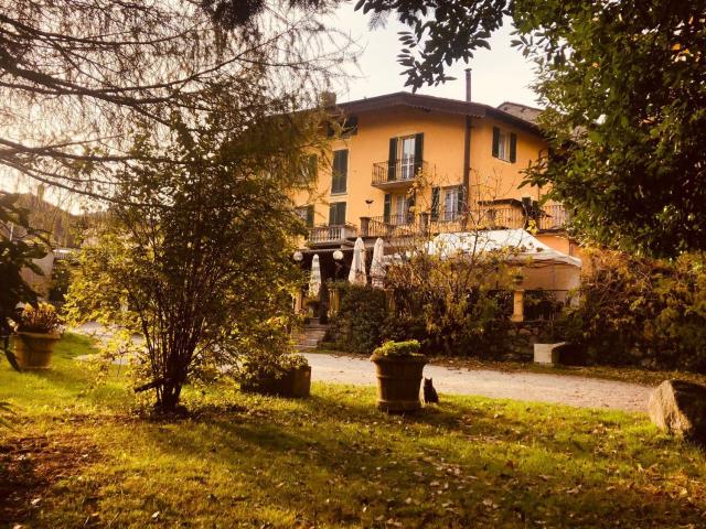 Locale in affitto di 280 m² in Via dei Fiori, 8
