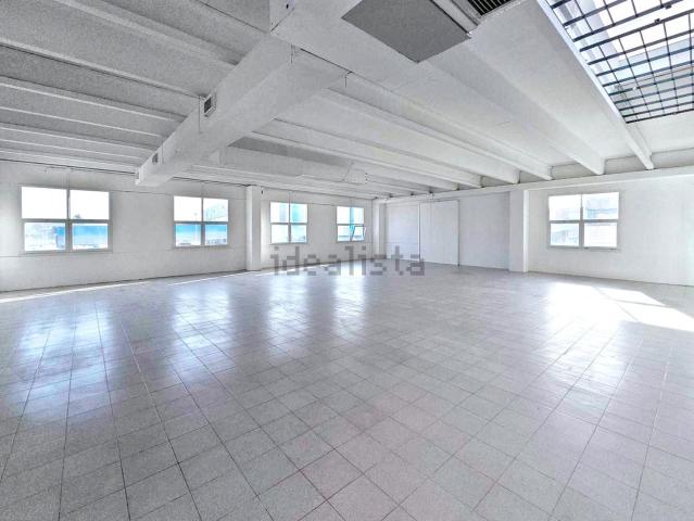 Locale in affitto di 280 m² in Via Ludovico Lazzaro Zamenhof, 601