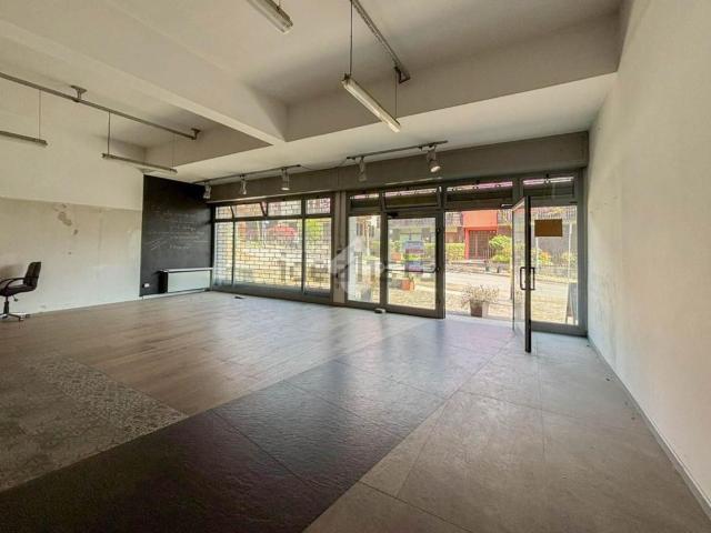 Locale in affitto di 280 m² in Via Milano
