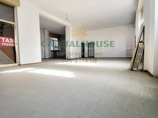Locale in affitto di 280 m² in Via Tagliamento