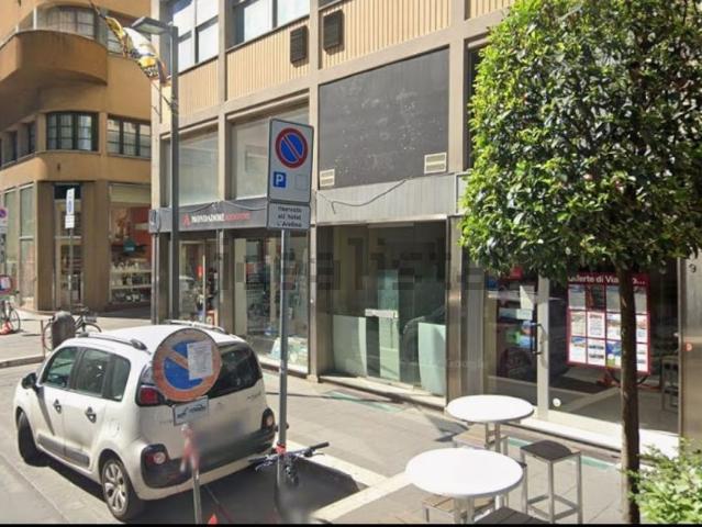 Locale in affitto di 285 m²