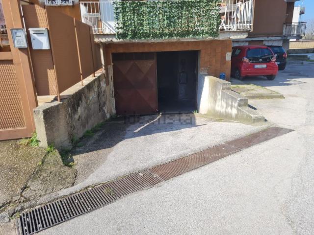 Locale in affitto di 285 m² in Via Giorgio de Falco, 19