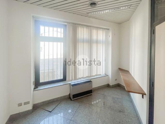 Locale in affitto di 285 m² in Piazza Matteotti, 1
