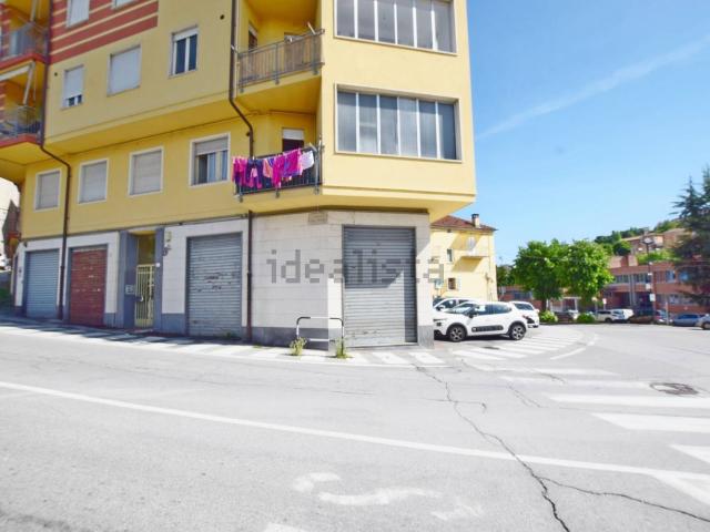 Locale in affitto di 28 m² in Piazzetta F. Perotti, 1