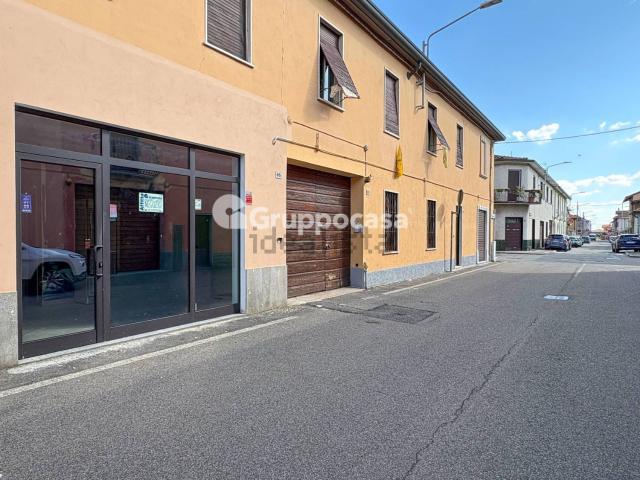 Locale in affitto di 28 m² in Via IV Novembre, 61