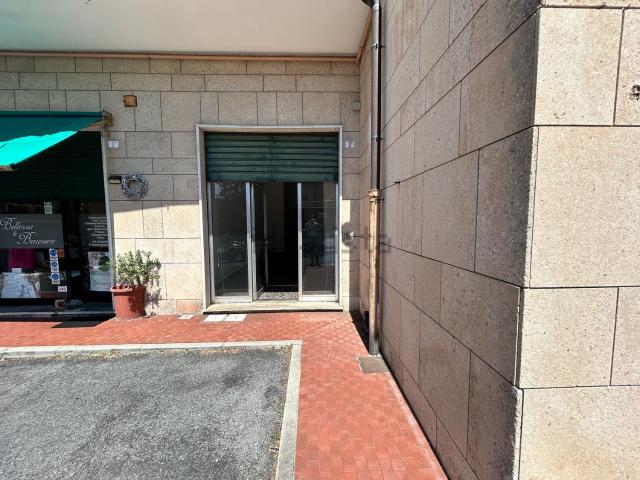 Locale in affitto di 28 m² in Via Simone Schiaffino