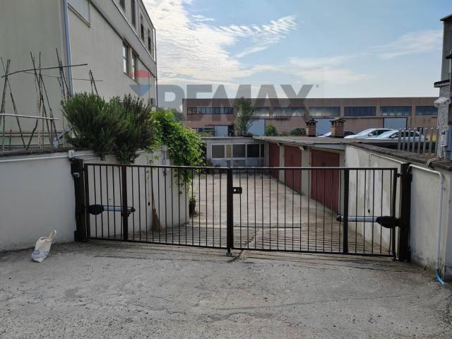 Locale in affitto di 290 m² in Via Nazionale Emilia, 99