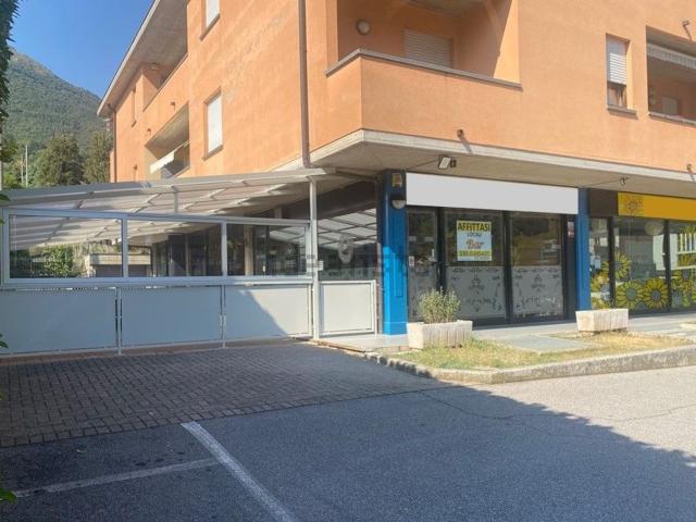 Locale in affitto di 297 m² in Via del Tonale e della Mendola, 157
