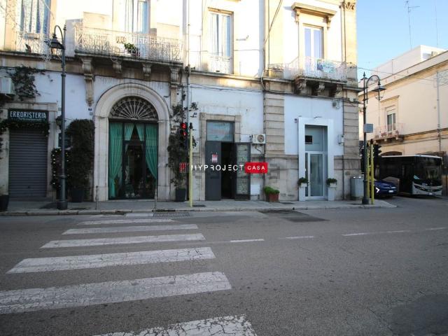 Locale in affitto di 33 m² in Corso Italia, 25