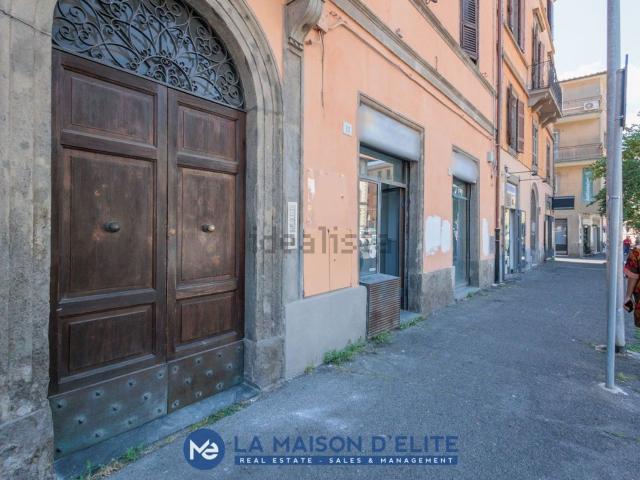Locale in affitto di 33 m² in Piazza della Rocca, 11