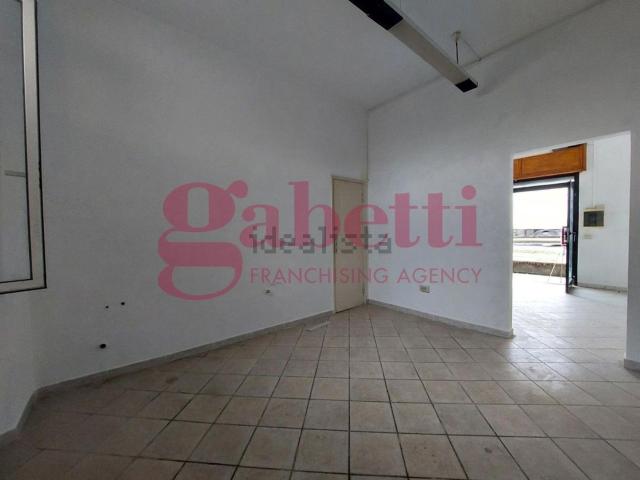 Locale in affitto di 33 m² in Strada Statale 1, 58